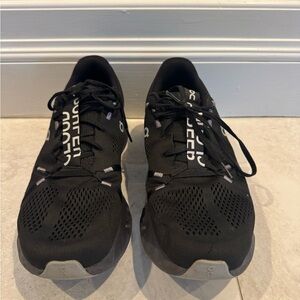 On Running Black and Gray Athletic Shoes